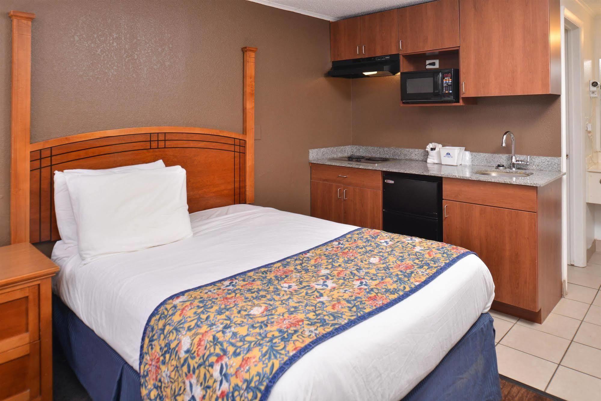 Americas Best Value Inn & Suites Джексон Екстер'єр фото