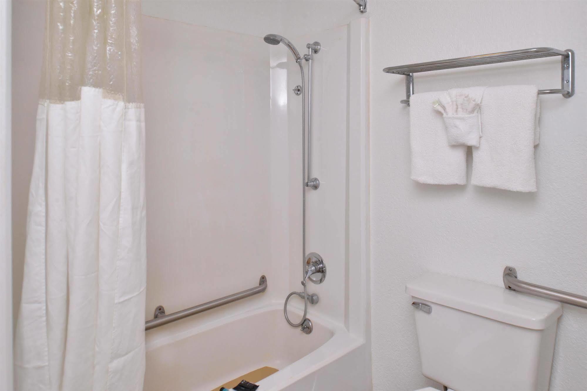 Americas Best Value Inn & Suites Джексон Екстер'єр фото