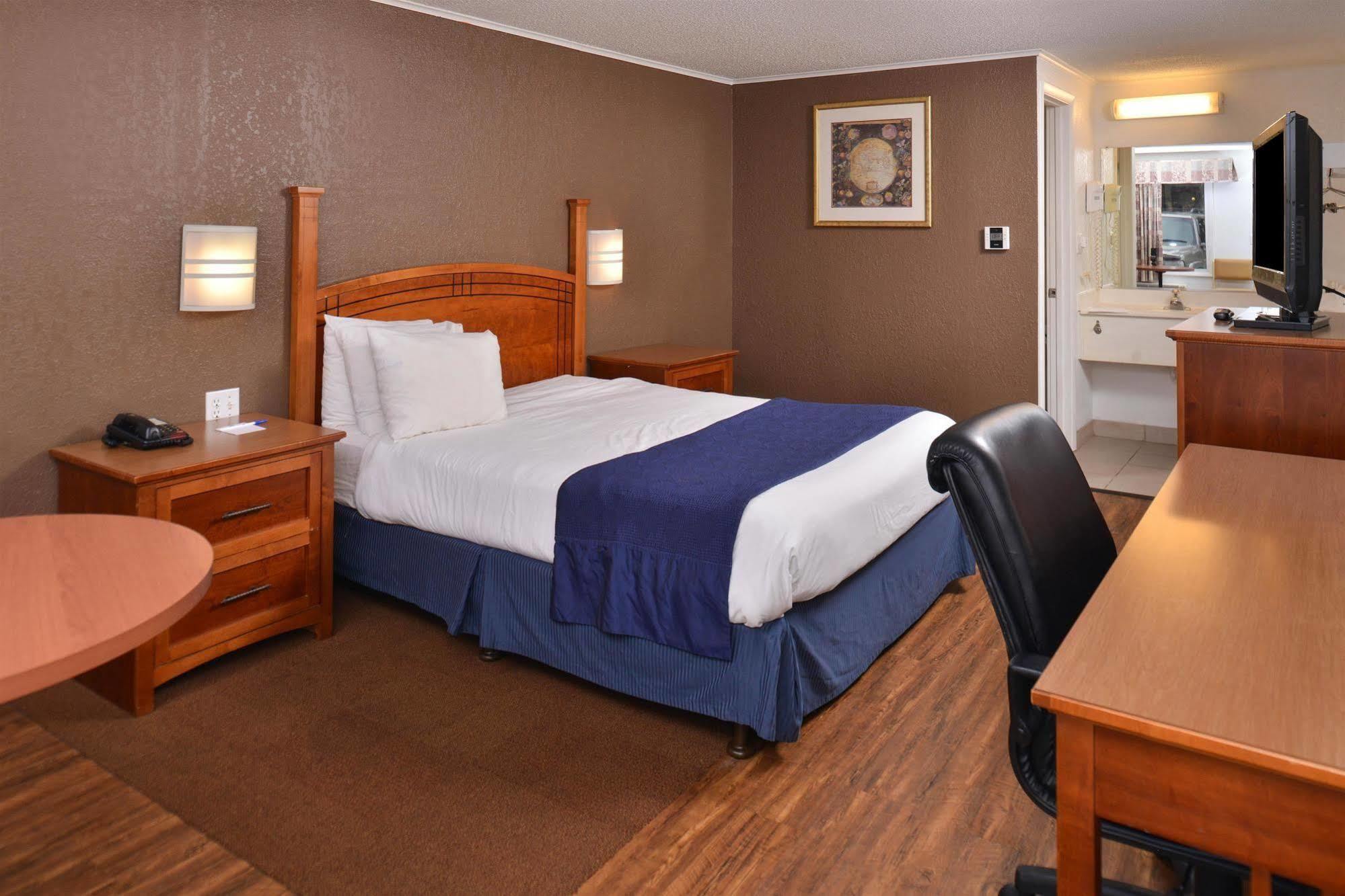 Americas Best Value Inn & Suites Джексон Екстер'єр фото