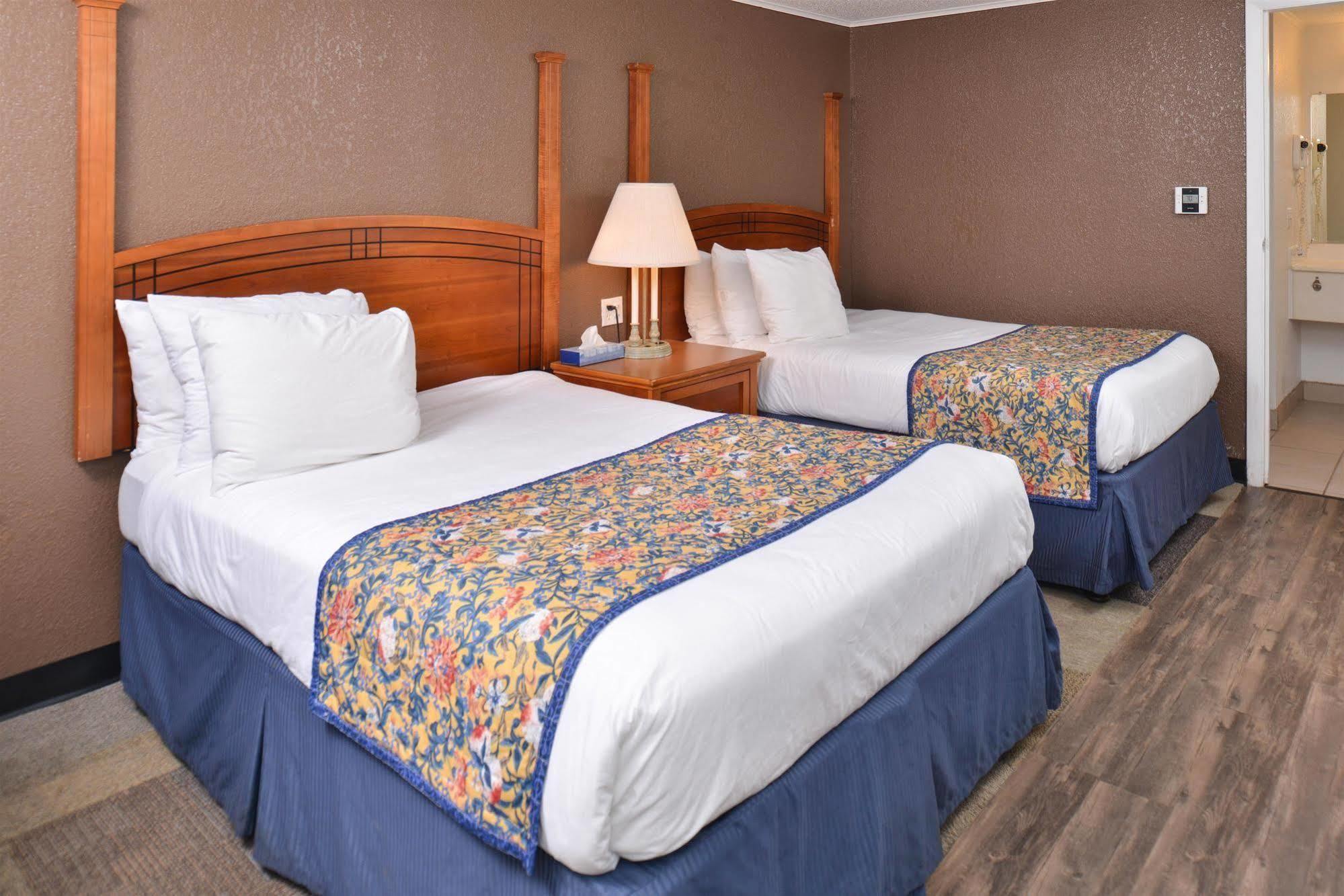 Americas Best Value Inn & Suites Джексон Екстер'єр фото
